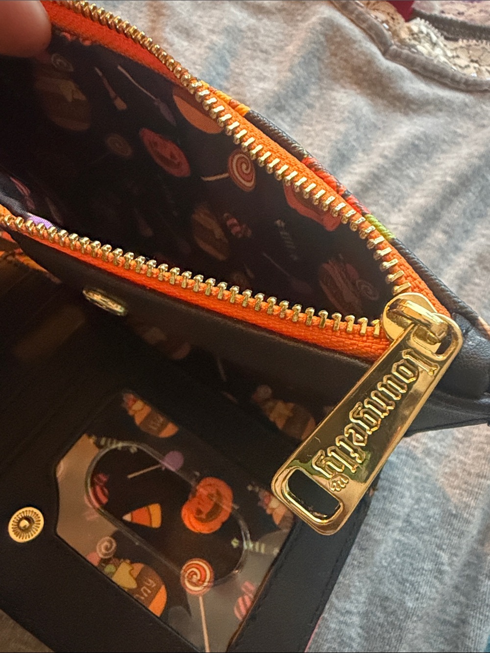 Loungefly Black Disney Halloween Character Zip Wallet with Orange Plaque - Picture 4 of 4